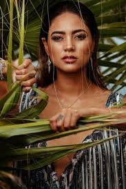 Camila Recabarren revela su "nuevo yo" en íntima entrevista