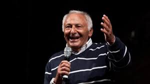 Io non so parlar d'amore l'emozione non ha voce e mi manca un po il respiro se ci sei c'e troppa luce. L Emozione Non Ha Voce Mogol Wikitesti