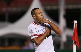 Page) and competitions pages (champions league, premier league and more than 5000 competitions from 30+ sports. Atacante Luis Fabiano Testa Positivo Para Covid 19 E E Internado Em Hospital Noticias Terceiro Tempo