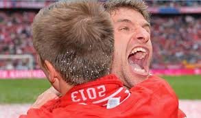 Thomas müller mit seiner frau lisa 2017 auf der weihnachtsfeier des fc bayern münchen. Fc Bayern On Tumblr
