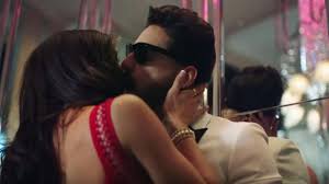 02.04.2019 · english translation of lyrics for felices los 4 by maluma. The Alliance Cartier In The Clip Felices Los 4 De Maluma Spotern