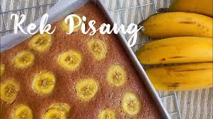 Kupas pisang lalu belah jadi dua. Kek Pisang Moist Dan Mudah Cara Buat Kek Pisang Guna Blander Youtube