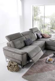 Nettoyer canape cuir blanc paris et région parisienne après une prise de contact par téléphone, notre partenaire s'asurera de la matière brute de votre canapé éditer un devis gratuit. Nettoyer Son Canape Microfibre En 4 Etapes Blog But
