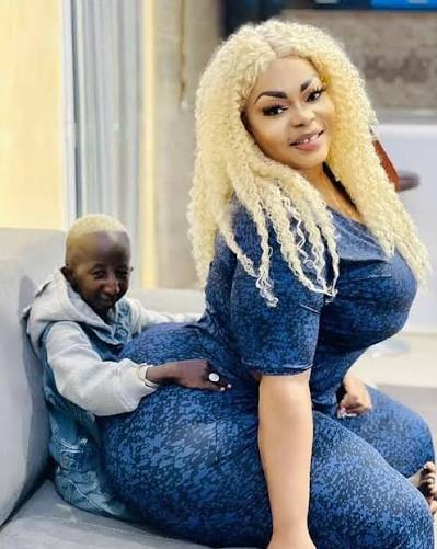 GRAND P et sa femme EUDOXIE YAO ♥️  #bamadacity_numéro1_du_rap_malien🇲🇱❤️💪🏿☝🏿 ➡️ Retrouvez nous sur les  réseaux : • Instagram ➡  https://instagram.com/bamada_city?igshid=105khe1o139aq • TikTok ➡  www.tiktok.com/@bamadacity • YouTube ➡ https ...