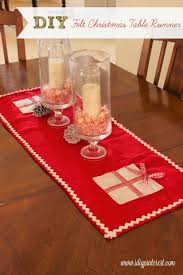 Diy Felt Christmas Table Runner I Dig Pinterest Christmas Table Runner Christmas Runner Christmas Table