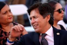 L.A. councilman's wife was a paid fundraiser. Ex-aides say he assigned them  to help