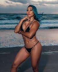Mia Yim - Free pics, galleries & more at Babepedia