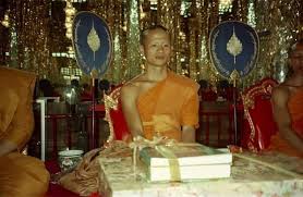 การตรัสรู้เป็นพระปัจเจกพุทธเจ้านั้นก็มีความเสมอกันกับองค์พระสัมมาสัมพุทธเจ้า โดยทั่วๆ ไปก็คือ ความเป็น อาสวักขยญาณ. à¸ž à¸—à¸˜à¸  à¸¡ à¸à¸²à¸£à¸ªà¸¥à¸°à¸Š à¸§ à¸•à¹€à¸› à¸™à¸—à¸²à¸™ à¸–à¸²à¸¡ Facebook