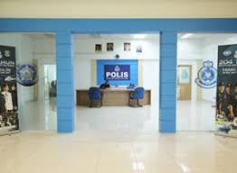Polisi diraja malaysia buru seorang wanita asal indonesia yang diduga dapat membantu kasus pembunuhan. Polis Polis Diraja Malaysia Jpj Jabatan Pengangkutan Jalan