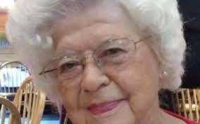 Lois Dunston's Instagram, Twitter & Facebook