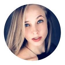 Elyse Rivera's Instagram, Twitter & Facebook