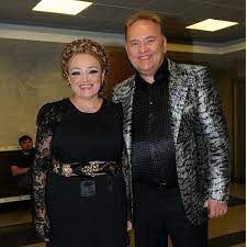 Check spelling or type a new query. 59 Letnyaya Nadezhda Kadysheva Poluchila V Podarok Ot Muzha Maybach Za 15 Millionov Rublej Vokrug Tv