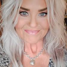 Renee Allred's Instagram, Twitter & Facebook