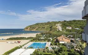 Potreste considerare il carpooling o l'autobus, per per andare da francavilla al mare a ortona ci sono 22 treni al giorno, nessuno di. Hotel Mara Abruzzo Ortona Ch Offerta Giroviaggi Galassia Mare Bambini Gratis