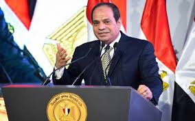 ولد عبد الفتاح السيسي في 19 نوفمبر/تشرين الثاني عام 1954، وخدم في سلاح المشاة بعد تخرجه من الأكاديمية العسكرية. Ø£ÙƒØ§Ø¯ÙŠÙ…ÙŠØ© Ø§Ù„Ø´Ø±Ø·Ø© ØªÙ‡Ø¯ÙŠ Ø§Ù„Ø±Ø¦ÙŠØ³ Ø¹Ø¨Ø¯Ø§Ù„ÙØªØ§Ø­ Ø§Ù„Ø³ÙŠØ³ÙŠ Ø¯Ø±Ø¹ Ø§Ù„Ø£ÙƒØ§Ø¯ÙŠÙ…ÙŠØ© Ø®Ù„Ø§Ù„ ØªØ®Ø±Ø¬ Ø¯ÙØ¹Ø© Ø¬Ø¯ÙŠØ¯Ø© Ø£Ù…ÙˆØ§Ù„ Ø§Ù„ØºØ¯