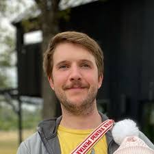 Sam Horner's Instagram, Twitter & Facebook