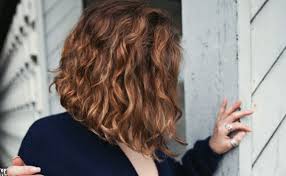 Naughty fluffy hair is always difficult to beautifully put, so owners of voluminous wavy hair often face the problem of choosing the best haircut. 5 Best Long Bob Haircuts Naturallycurly Com