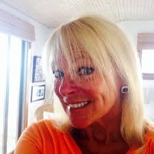 Donna Durling's Instagram, Twitter & Facebook