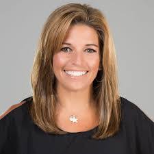 Lora Rodgers's Instagram, Twitter & Facebook