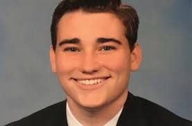 A Comprehensive WallStreetBets-vs-the-Establishment Explainer