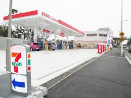 ガソリン スタンド コンビニ 併設