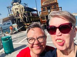 Can someone fix my friends smile please