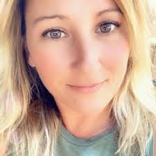 Angie Cerrone (@AnC324)