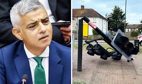 ULEZ camera damage just tip of the iceberg, Sadiq Khan warned after 1000  targeted so far | Politics | News | Express.co.uk