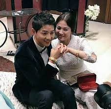A marriage is not only a private matter but also a meeting between two families, so it was a delicate situation in many ways. My Songsong Couple Song Hye Kyo Song Joong Ki Selebritas Foto Lucu Aktor
