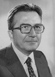 Giulio andreotti, italian politician who was one of the country's most skillful and powerful politicians in the era after world war ii. Giulio Andreotti Simple English Wikipedia The Free Encyclopedia