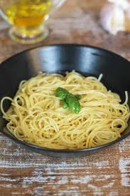Lihat juga resep spaghetti telur dg topping sarden balado . Spaghetti Aglio E Olio Traditional Italian Recipe 196 Flavors