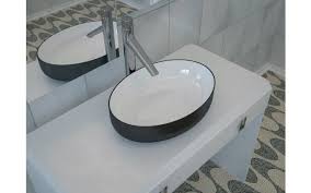 aquatica metamorfosi blck wht oval