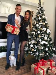 Donald young (tennis) — donald young 2009 us open country united states residence … O Fucsovics Marton Gyonyoru Menyasszonya Romantikus Modon Kerte Meg A Kezet Hazai Sztar Femina