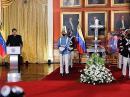 El reconocido periodista venezolano josé vicente rangel junto a hugo chávez foto: L97qlgkklzdyym