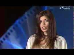 Porque Te Vas Interprete En 1974 Par Jeanette Alors Agee De 23 Ans Connut Un Succes Impressionnant Notamment Grace Au Film Cri Video Musique Chanson Musique