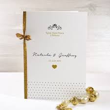 Nous vous proposons également des albums photo à personnaliser en ligne pour partager vos meilleurs souvenirs avec vos proches. Couverture Livret De Messe Livret De Mariage Idees De Mariage Invitation Mariage