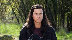 Taylor Lautner Wasn't The Only One Who Had To Wear A Wig in Twilight