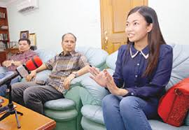Kamu on saja caption/subtitle kamu kio we all agreed that all the unduk ngadau contestants are. New Twist As Crowned Queen Seeks Justice Daily Express Online Sabah S Leading News Portal