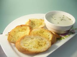 The combination of crimini and white button mushrooms add earthy notes that work well with the rich broth. Resipi Lazat Mushroom Soup Dan Garlic Bread Ala Pizza Hut Anda Patut Cuba