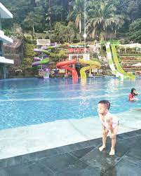Bisa dibilang, malang merupakan kawasan yang pas banget buat wisata, karena memang lokasinya yang strategis untuk. 10 Kolam Renang Di Malang Info Lokasi Harga Tiket Dan Jam Buka Tutup