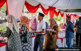 Alhamdulillah urusan perjalanan pernikahan 2 adik ipar perempuan yang dilangsungkan secara sederhana telah dikampung isteri saya masih mengamalkan gotong royong jika ada majlis kenduri kampung dikalangan kariah penduduk kampung. Kenduri Kahwin Sambutan Hari Lahir Dibenarkan Bermula 1 Julai Free Malaysia Today Fmt