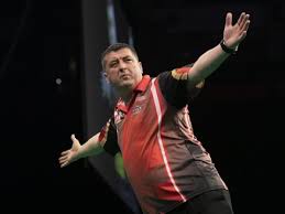 Sutra ujutru, leteći majk ga je čekao u sali. Mensur Suljovic Professional Darts Player