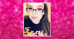 Nicole Currie's Instagram, Twitter & Facebook