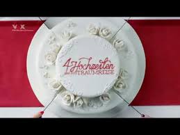Jede runde der sendung besteht zunächst aus vier hochzeiten, deren zusammenfassung jeweils montags bis donnerstags in je einer folge ausgestrahlt werden. 4 Hochzeiten Und Eine Traumreise Intro Youtube