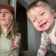 I am a single mom who's currently in message therapy school. My job decided  not to work with my schedule and I am DESPERATE for work that works with my  school/kids schedule.