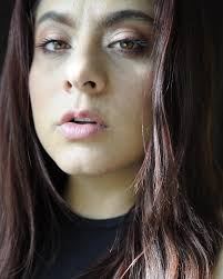 31 años, han sido muy diferentes, antes de entrar a esta edad tuve una  transformación para mi vida🙌🏻 ser conciente para quitarme capas que ya no  me sirven es el mayor regalo