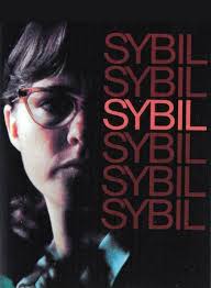 These weird, shocking and surprising things about multiple personality disorder make. Really Good Biography About Sybil A Woman From The 70 S I Believe With Somewhere Between 11 15 Different Movies Worth Watching Good Movies Film Music Books