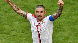 Manchester city ile durumları düzeltemeyen sırp futbolcu kolarov, sözleşmesinin bitimine 1 yıl kala kulüp arayışına devam ediyor. Aleksandar Kolarov Wiki Bio Net Worth Salary Cars House Market Value Transfer Fee Affairs Married Children Girlfriend Age Height