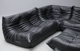 Einen hochwertigen topper für die matratze gibt es dazu! Canape Togo Ligne Roset Convertible
