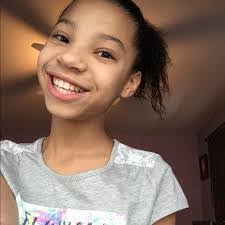 Anna Dendy's Instagram, Twitter & Facebook